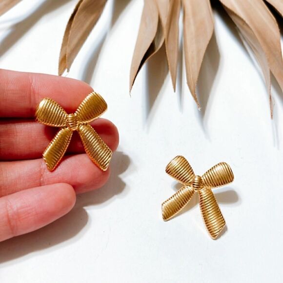 Gold bow stud earrings S471 - Picture 4 of 4